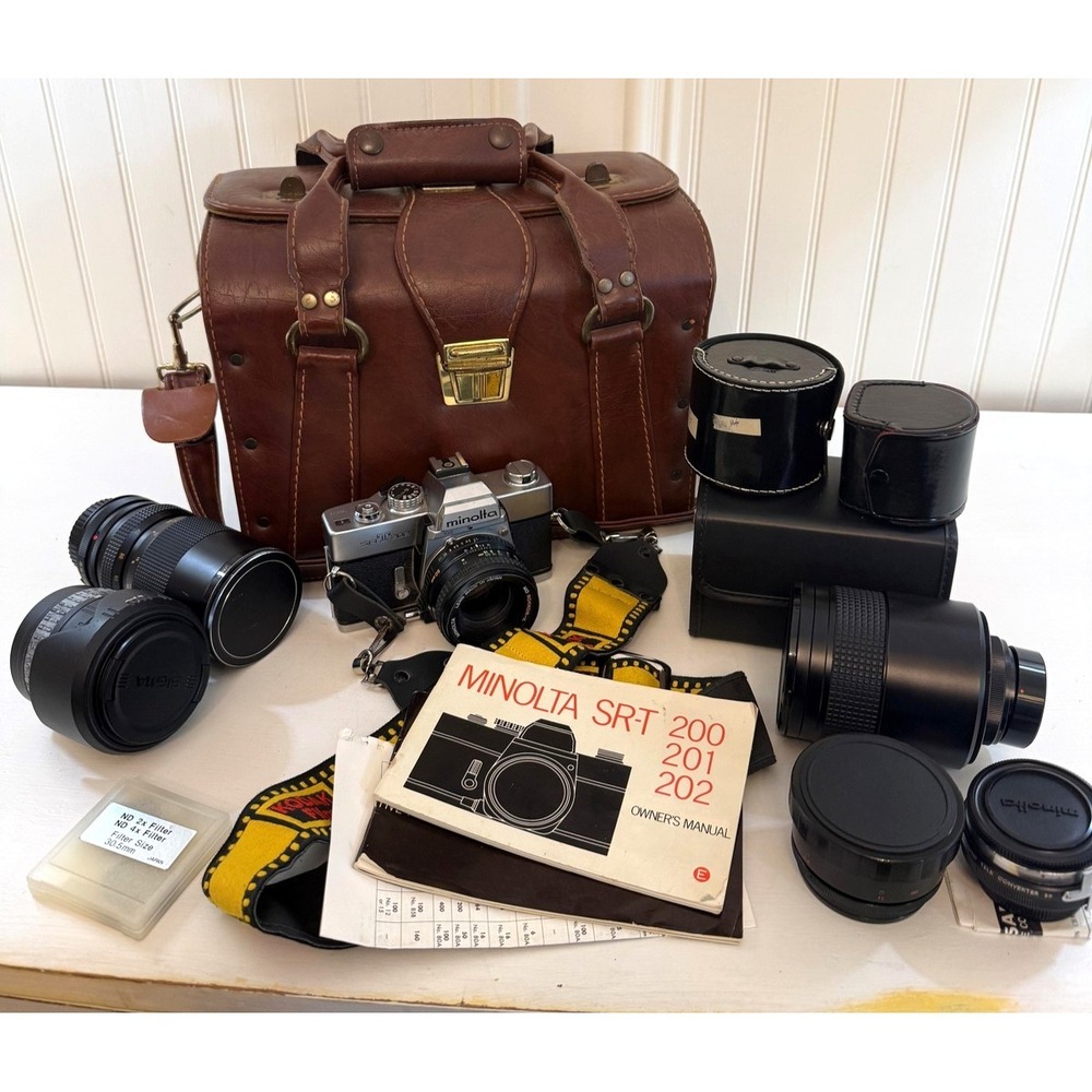 Vintage Minolta SR-T 202 35mm SLR Camera Rokkor Lens Set Bag Japan Manual Kit